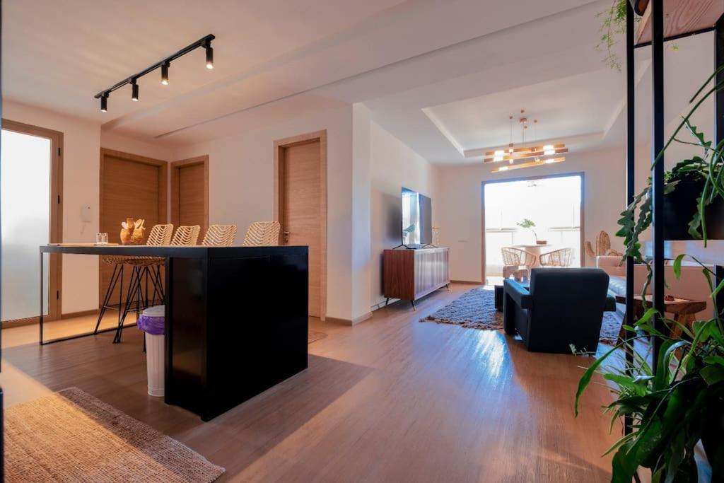 La Vita Moderna - Private Pool Apartment *