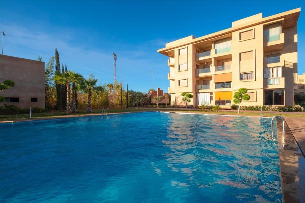 La Vita Moderna - Private Pool Apartment